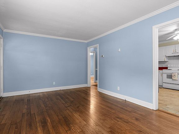 5th image of 3928 Birmingham Dr