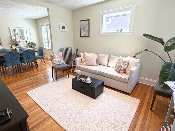 24 Beecher St #4, Jamaica Plain, MA 02130