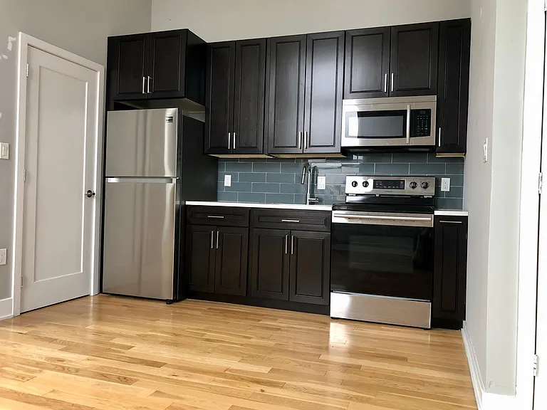 1521-23 W Girard Ave #206 — Photo 1