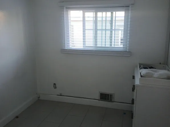 7 Rockville Avenue image 11 of 17