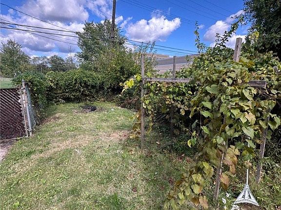2nd image of 7224 Schoyer Ave