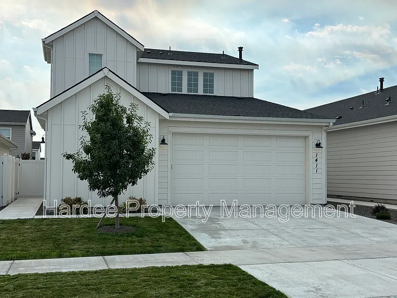 4 bed, 3.0 bath, 2010 sqft, $2,750 — Photo 1
