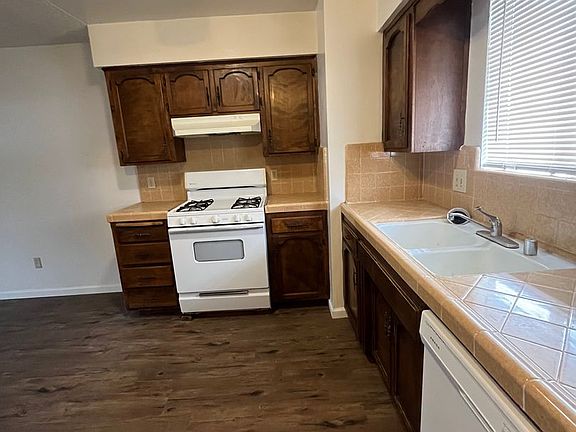 3rd image of 2434-2440 W Caldwell Ave #2436