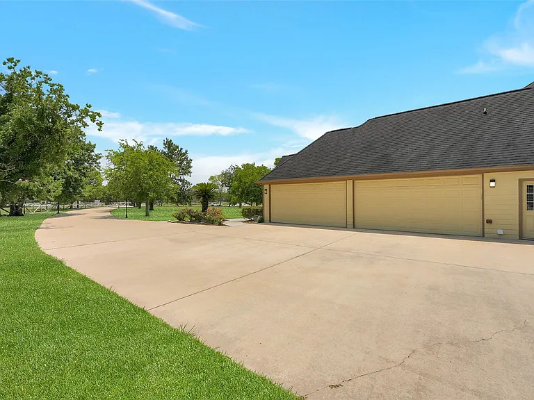 2750 County Road 48 — Photo 9