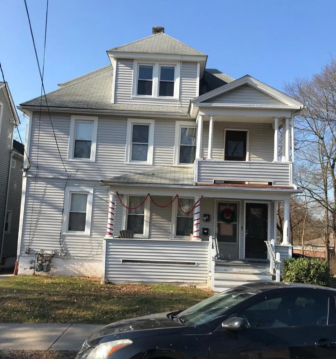 5 bed, 1350 sqft, $2,300 — Photo 1
