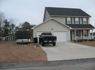 202 Halibut Ct, Maysville, NC 28555