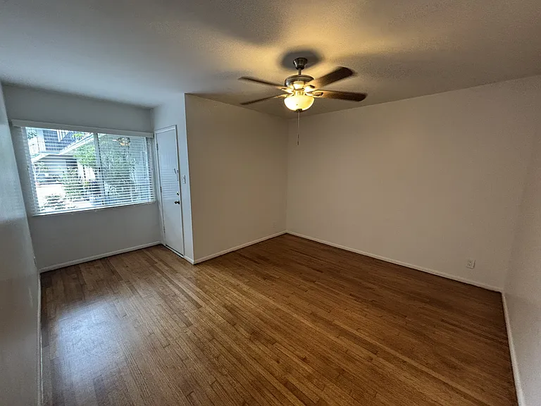 1049 E Ocean Blvd #1 — Photo 12