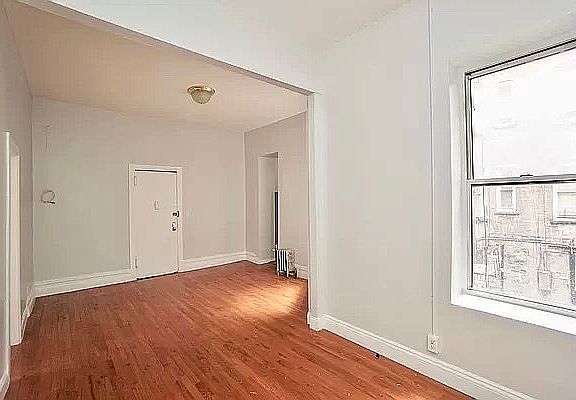 2nd image of 508 W 178th St APT 1