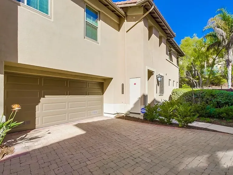 9240 Piantino Way — Photo 2