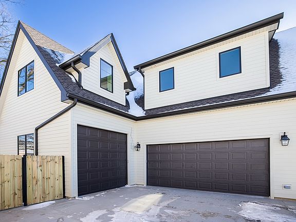 3rd image of 1717 Kendale Dr