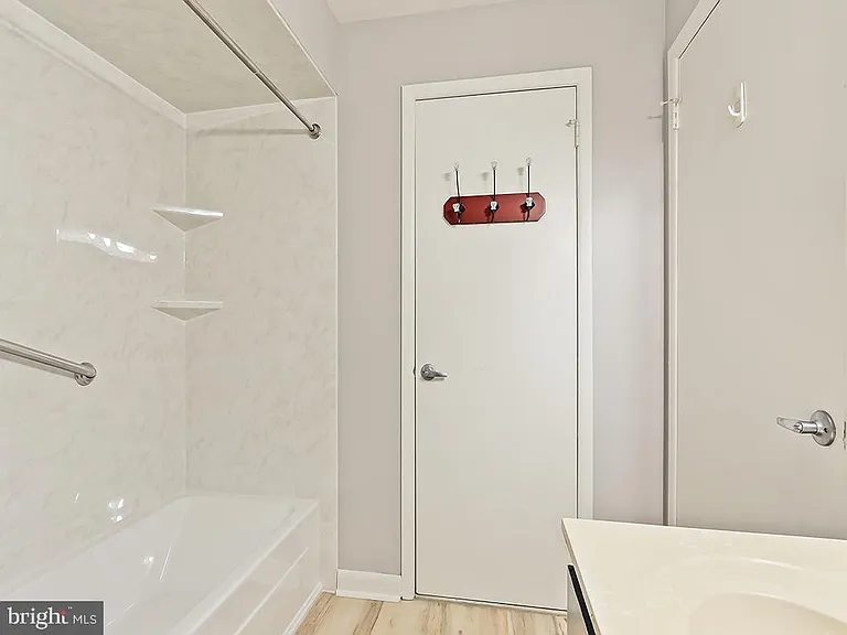 303 Trinity Ct #11 — Photo 27