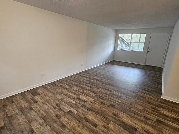 3rd image of 851 Maple St #C1