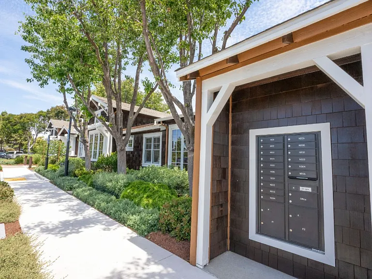 Pescadero Apartments — Photo 11