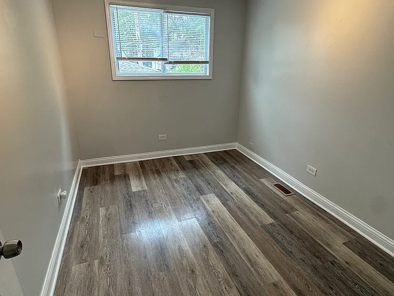 6733 S Racine Ave — Photo 8