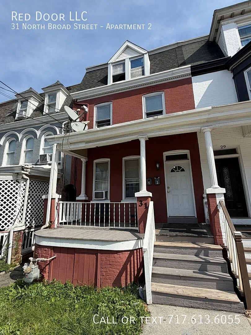 3 Bedroom in Lancaster — Photo 1