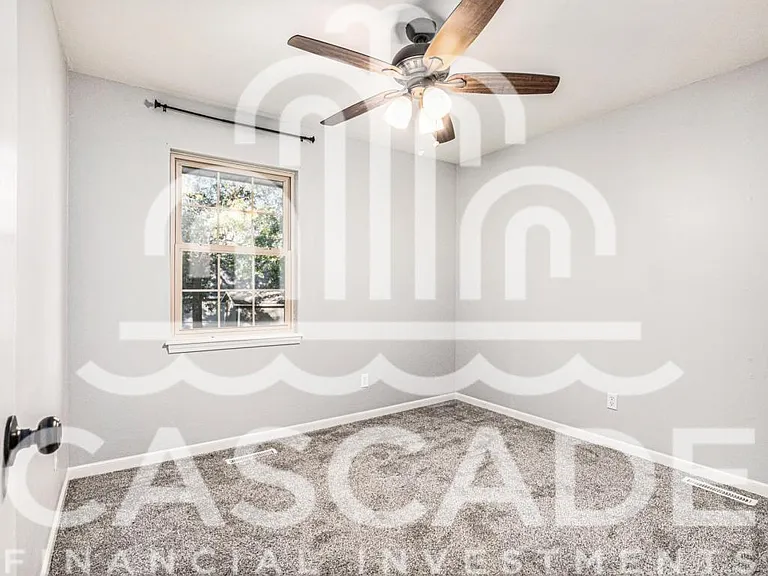 300 SE Circleview Dr — Photo 12