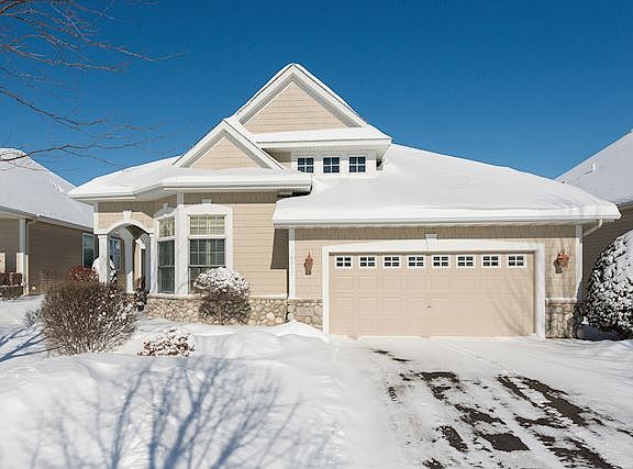 2nd image of 10515 Hawthorn Trl