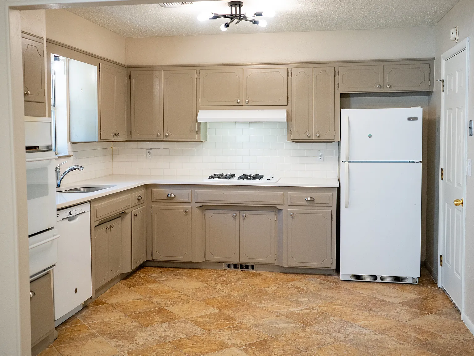 120 Burton Place — Photo 4