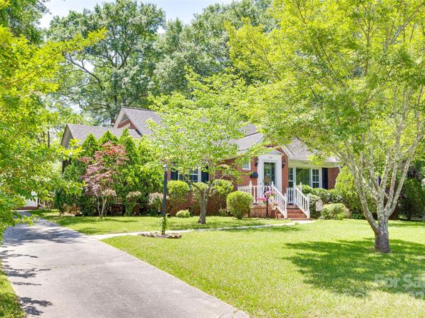 308 Gillsbrook Rd, Lancaster, SC 29720