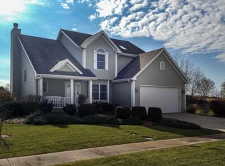 320 Alden Dr, Sycamore, IL 60178