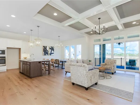 4218 W 158th Ter, Overland Park, KS 66224