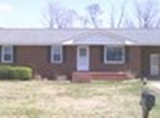 164 Johnny Parker Rd, Jacksonville, NC 28540