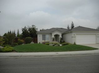 2225 Fairmont Ave, Clovis, CA 93611