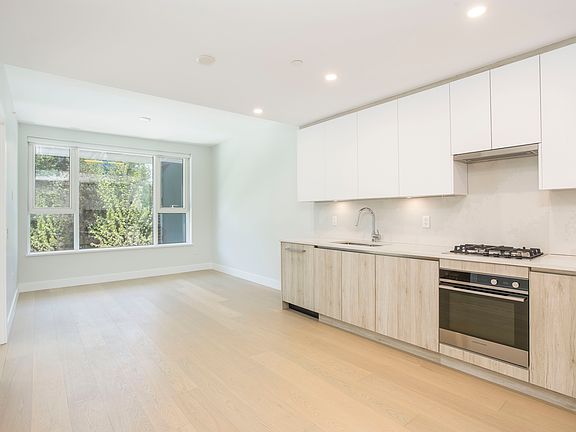 2nd image of 423 6th St #211