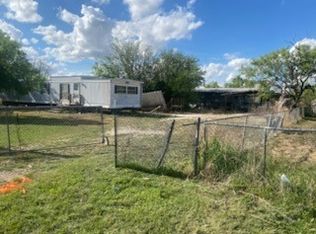 105 Concho St APT A, Tye, TX 79563
