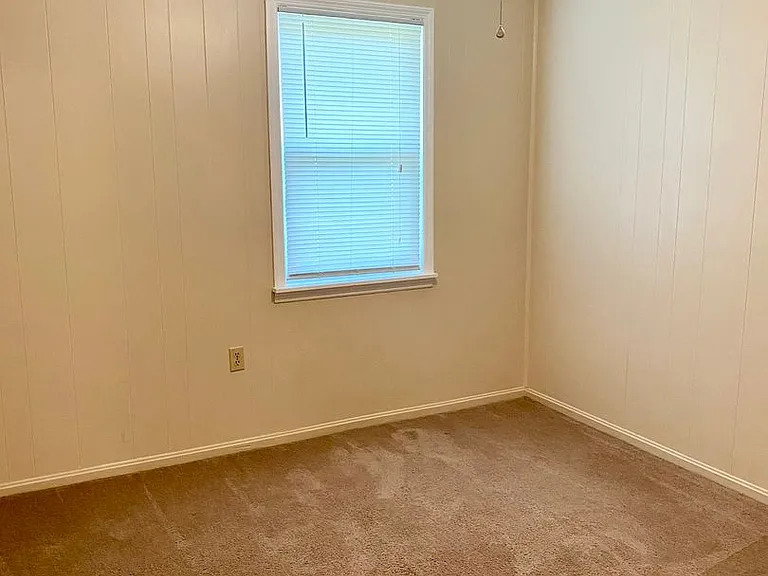 1315 Whitfield Park Dr — Photo 10