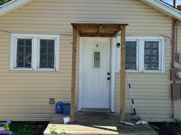 2234 W Memorial Dr, Muncie, IN 47302