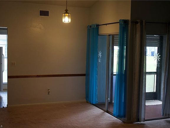 5th image of 10555 Putnam Ct