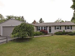 19 Southview Dr, Macedon, NY 14502