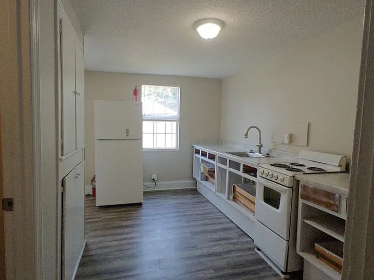 1712 Central Ave — Photo 8