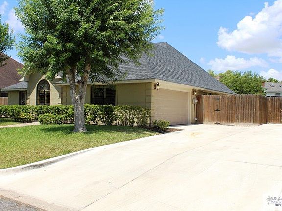 3rd image of 2913 Pinehurst Dr
