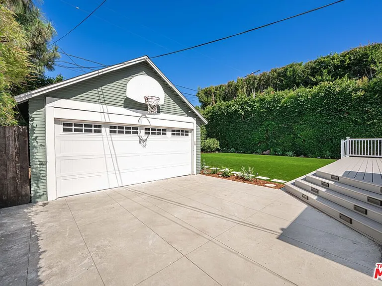 1441 N Ogden Dr — Photo 43