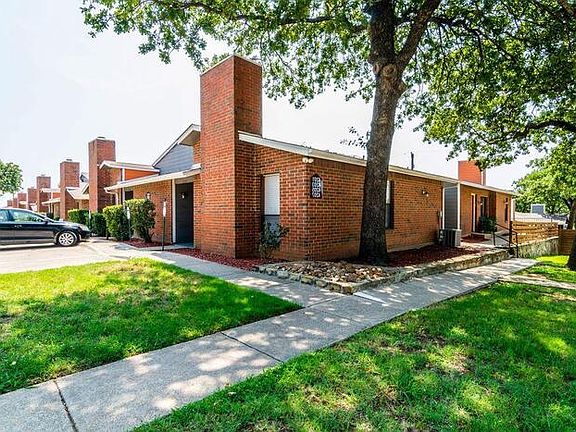 2nd image of 4200 Pleasant Villa Dr #C1