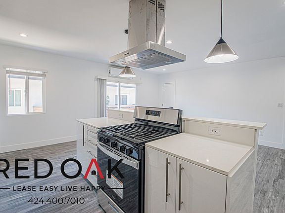 3rd image of 1350 N Fuller Ave #7
