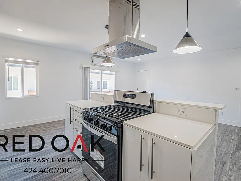 1350 N Fuller Ave #7 — Photo 3