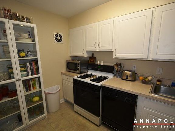 2nd image of 209A Victor Pkwy APT A