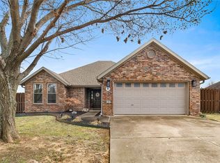 1361 Arkansas Ln, Prairie Grove, AR 72753