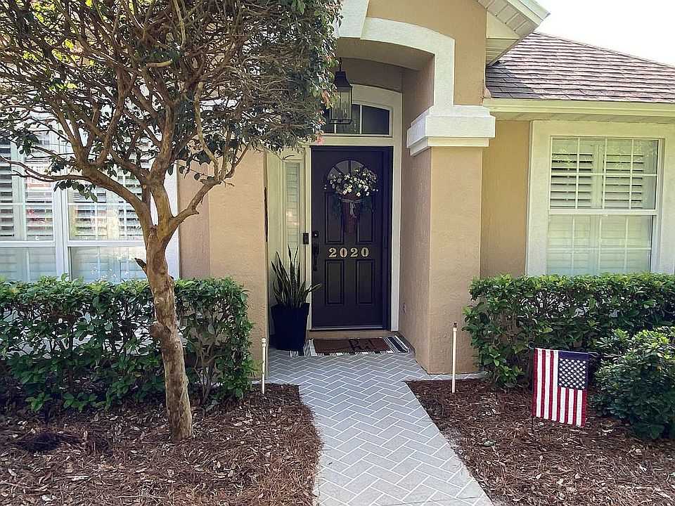 1st image of 2020 Chaucer Ln