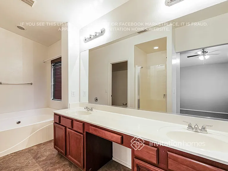5605 S 51st Dr — Photo 11