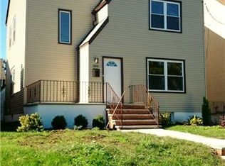 13840 225th St, Springfield Gardens, NY 11413