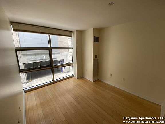 5th image of 36 Boylston St #302