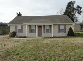 303 Fairway Green Dr, Shelbyville, TN 37160