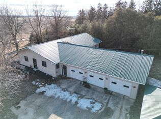 2830 100th St, Fort Atkinson, IA 52144