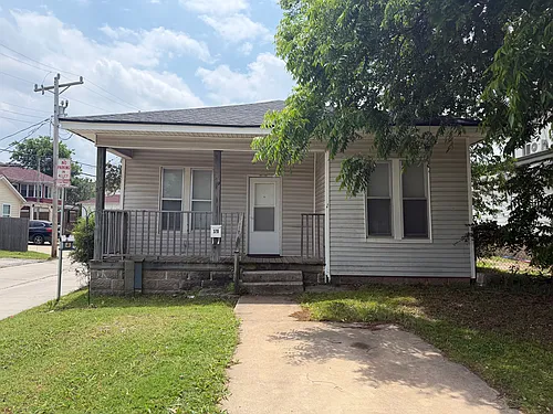 320 W Duffy St Photo 1