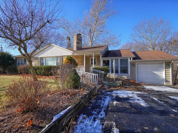 406 Mound St, Fox River Grove, IL 60021