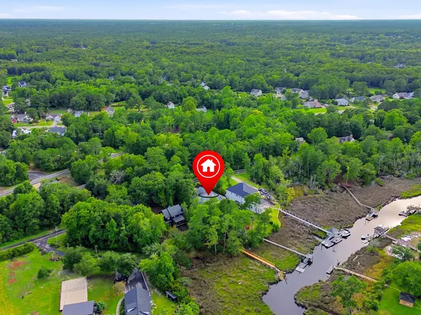629 Hughes Road, Hampstead, NC 28443